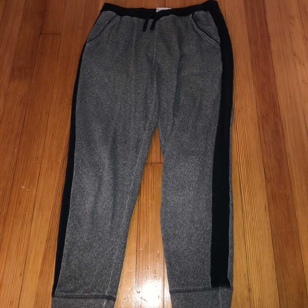 gray sweatpants